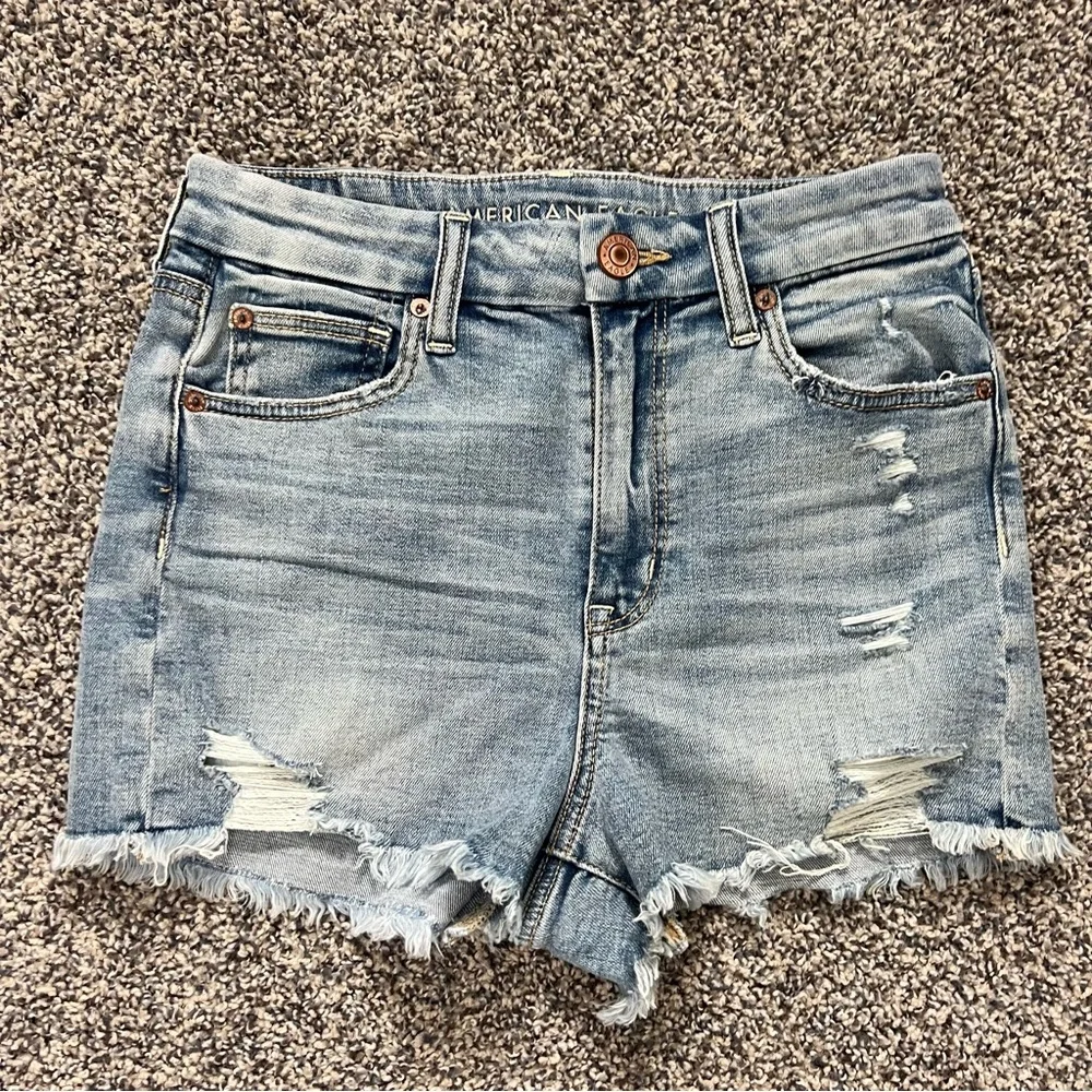 AE American Eagle Curvy Hi Rise Shortie Light Wash Jean Shorts - Picture 1 of 10